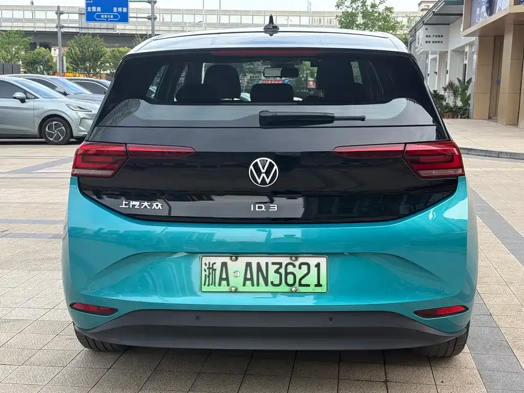 Volkswagen ID.3 — фото 5