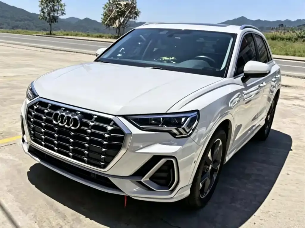 Audi Q3 — фото 1
