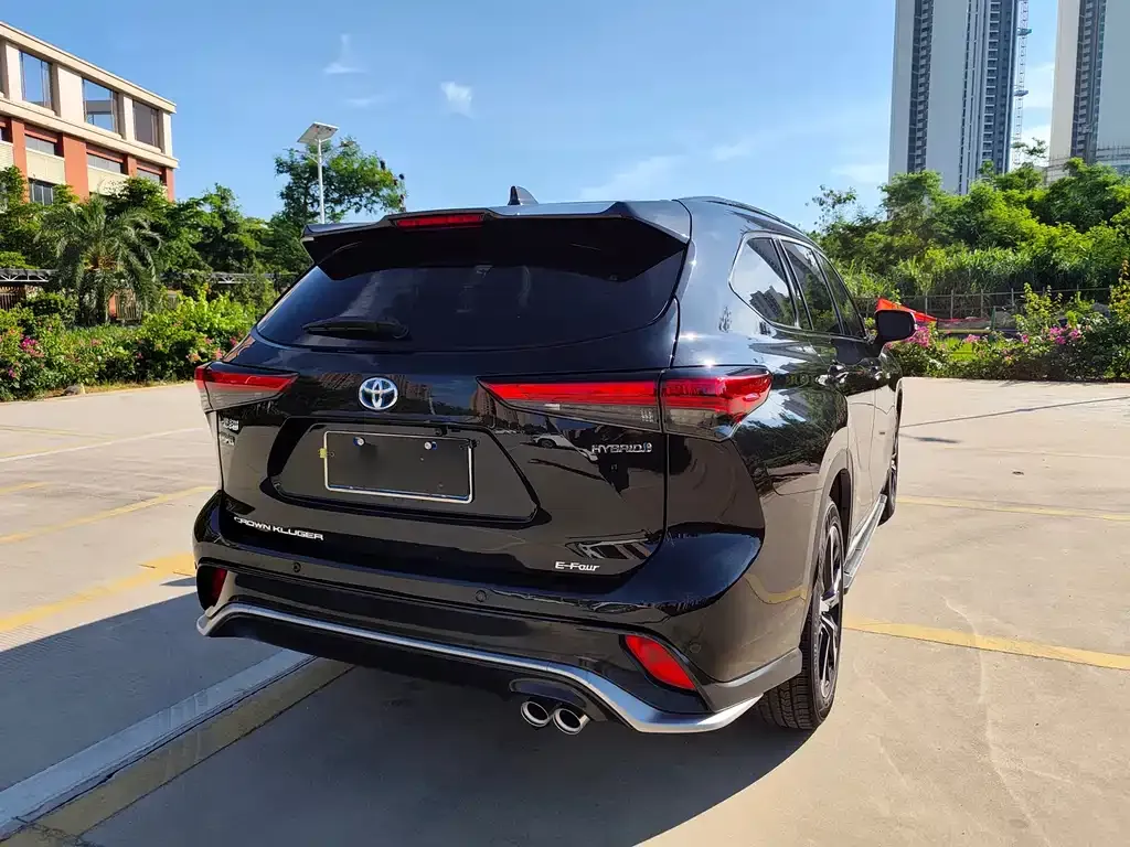 Toyota Crown Kluger 2023 из CN, фото 8