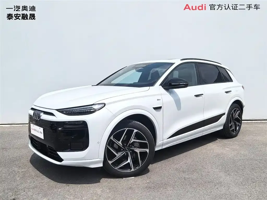 Audi Q6L e-tron — фото 1