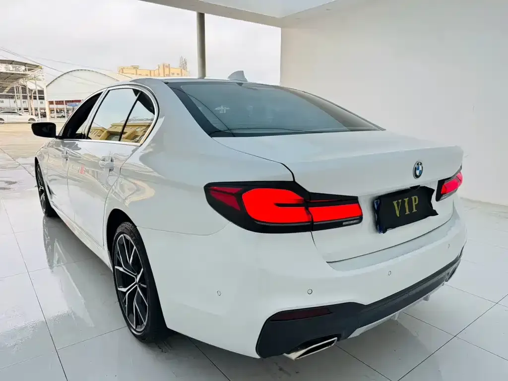 BMW 5 Series — фото 2