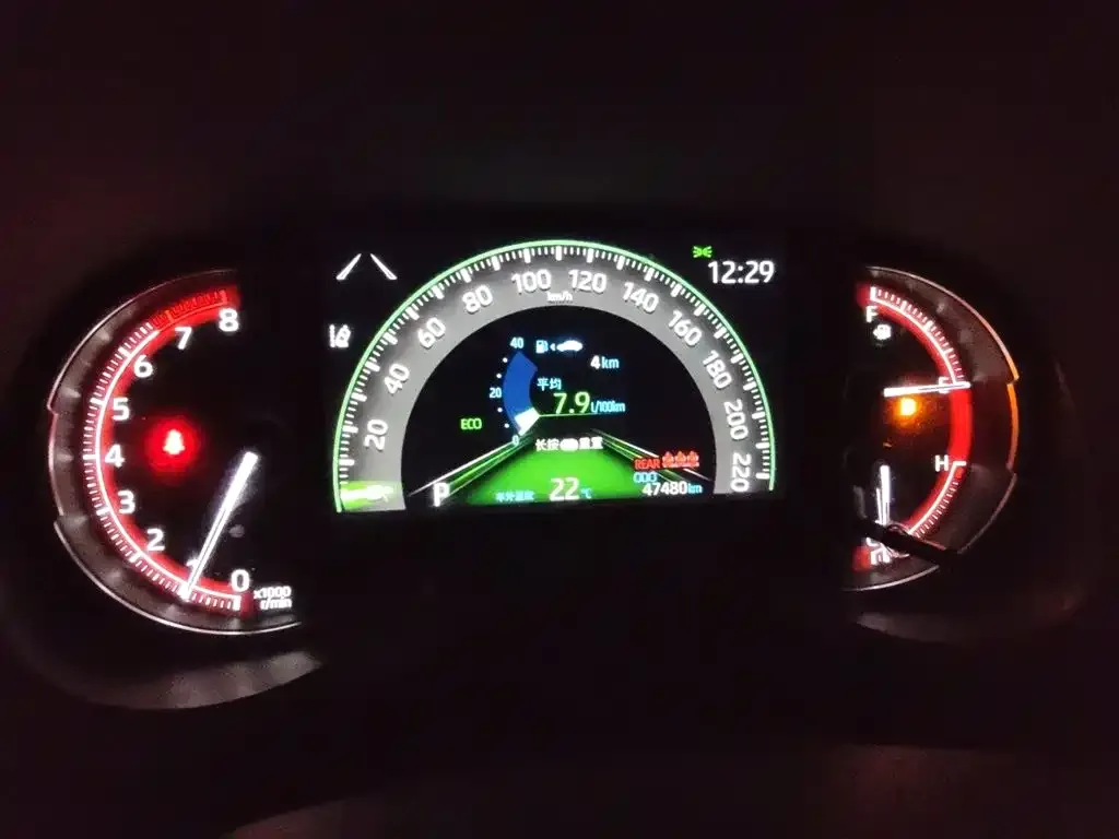 Toyota RAV4 — фото 6