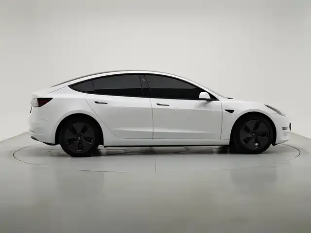 Tesla Model 3 — фото 8