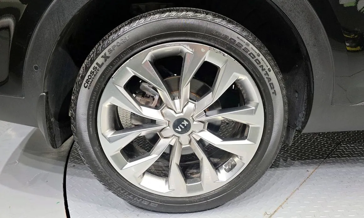 Kia Sorento — фото 6