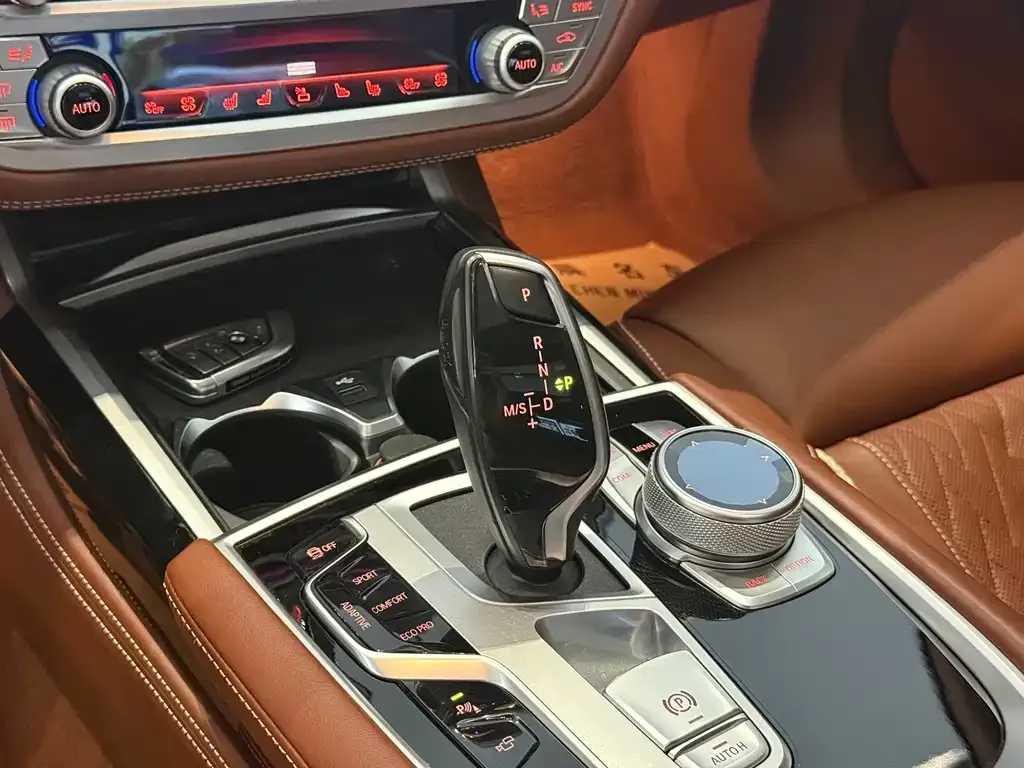 BMW 7 Series — фото 4