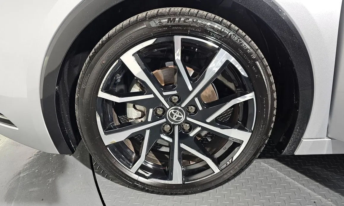 Toyota Prius 2024 из KR, фото 10