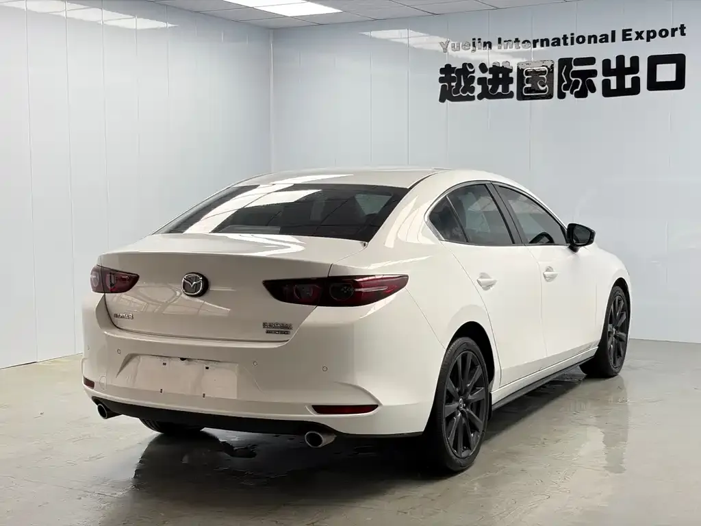 Mazda 3 Axela — фото 4