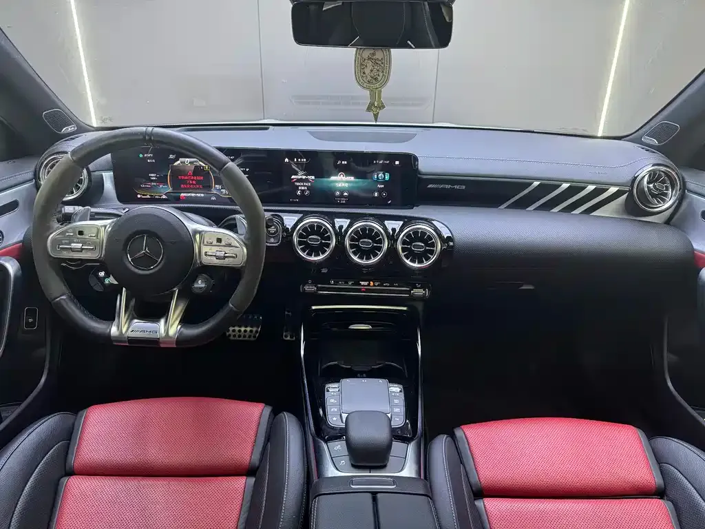 Mercedes-Benz CLA AMG — фото 9