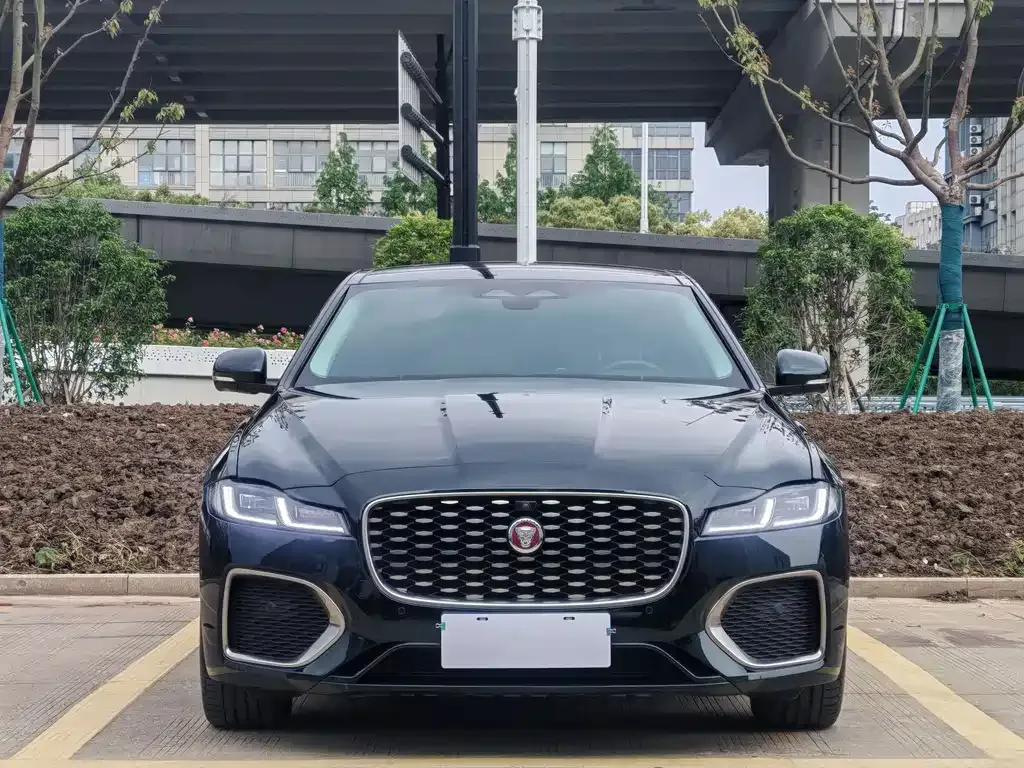 Jaguar XFL — фото 8