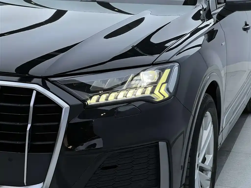 Audi Q7 2022 из CN, фото 8