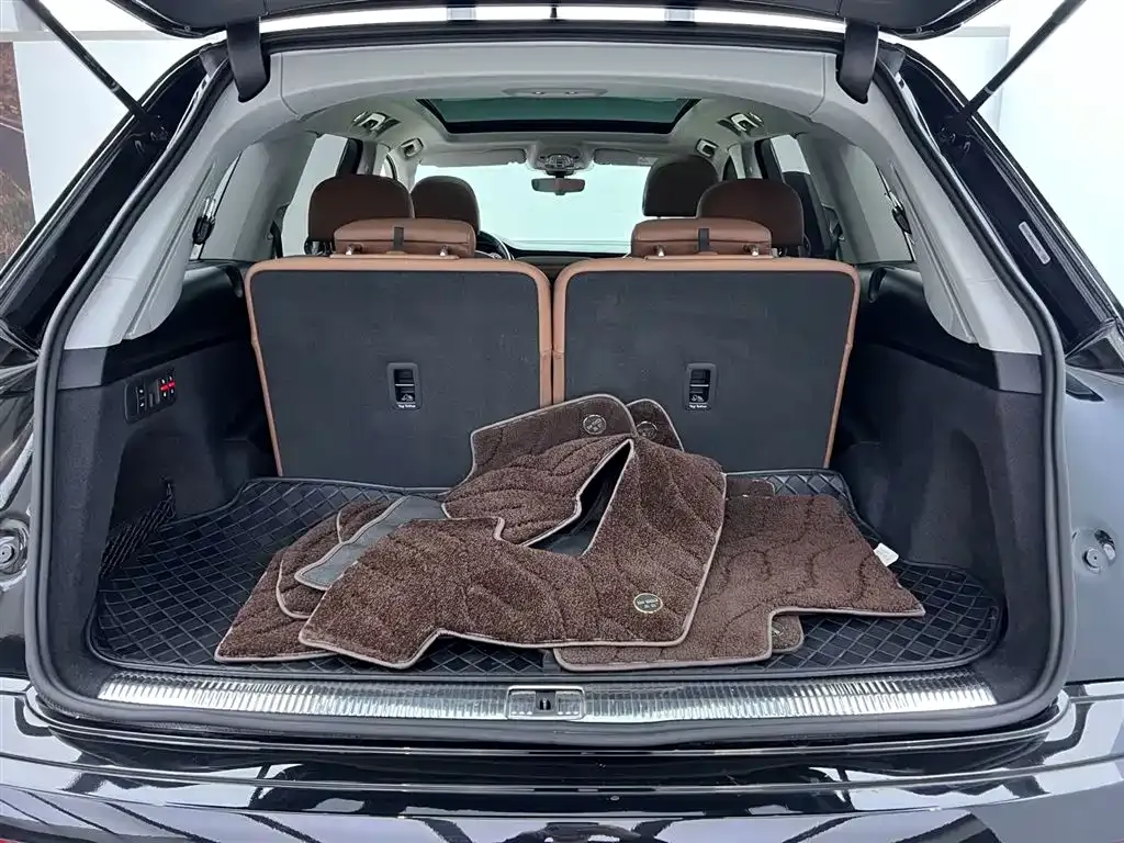 Audi Q7 2022 из CN, фото 9