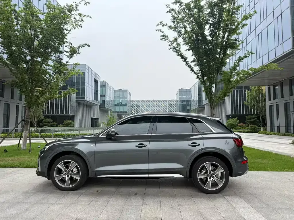Audi Q5L 2022 из CN, фото 2