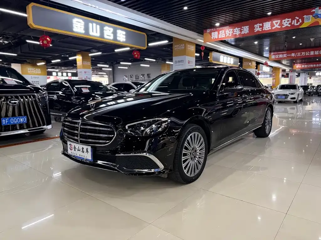 Mercedes-Benz E-Class — фото 1