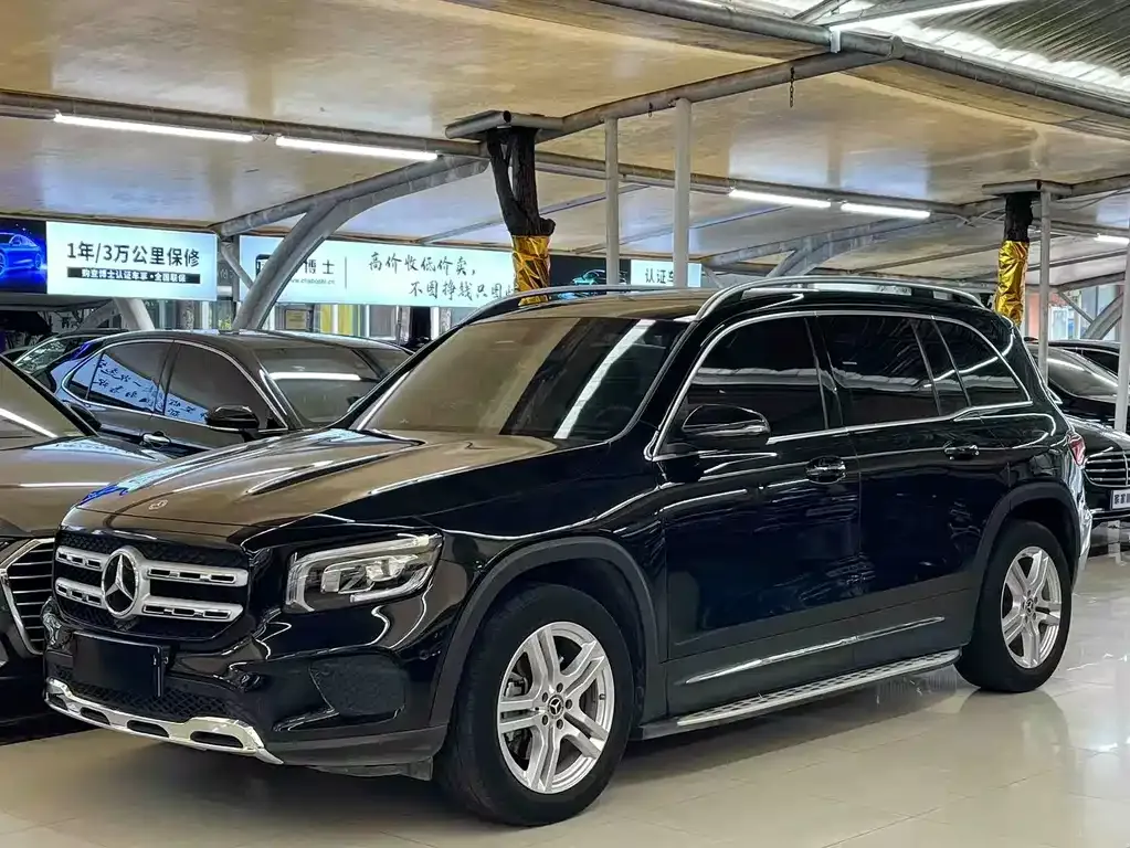 Mercedes-Benz GLB — фото 1