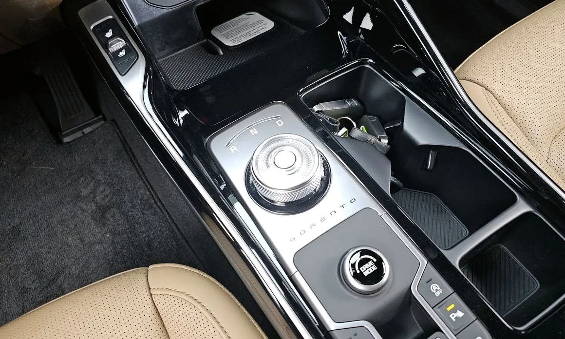 Kia Sorento — фото 6