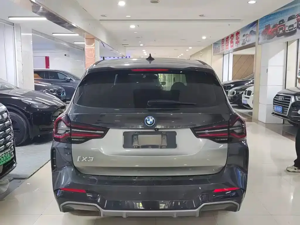 BMW iX3 — фото 2