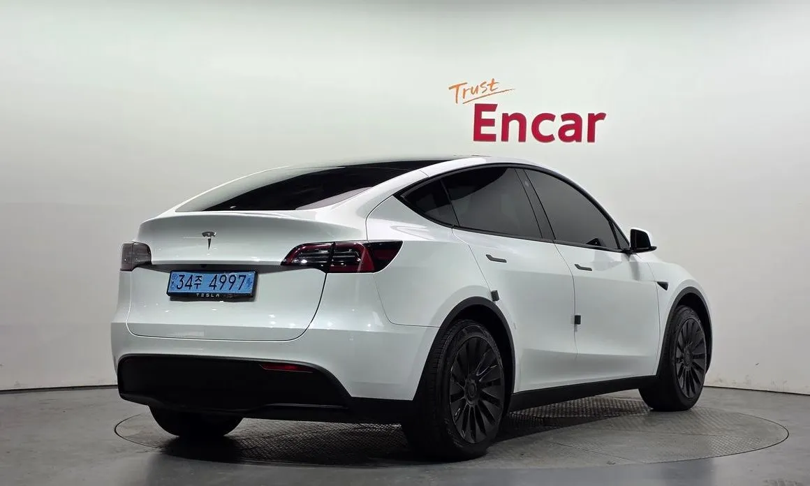 Tesla Model Y — фото 2