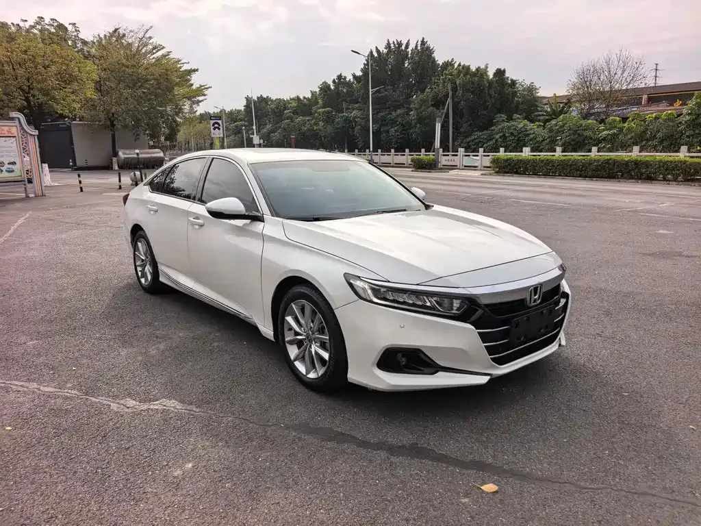 Honda Accord — фото 8