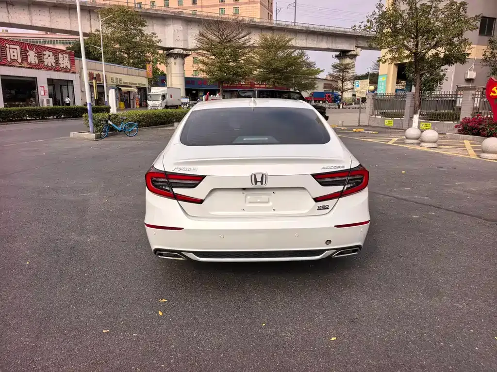 Honda Accord — фото 6