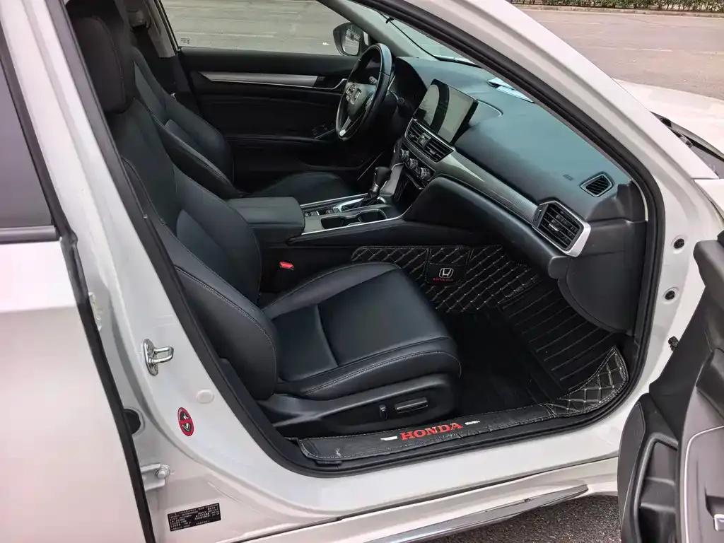 Honda Accord — фото 9