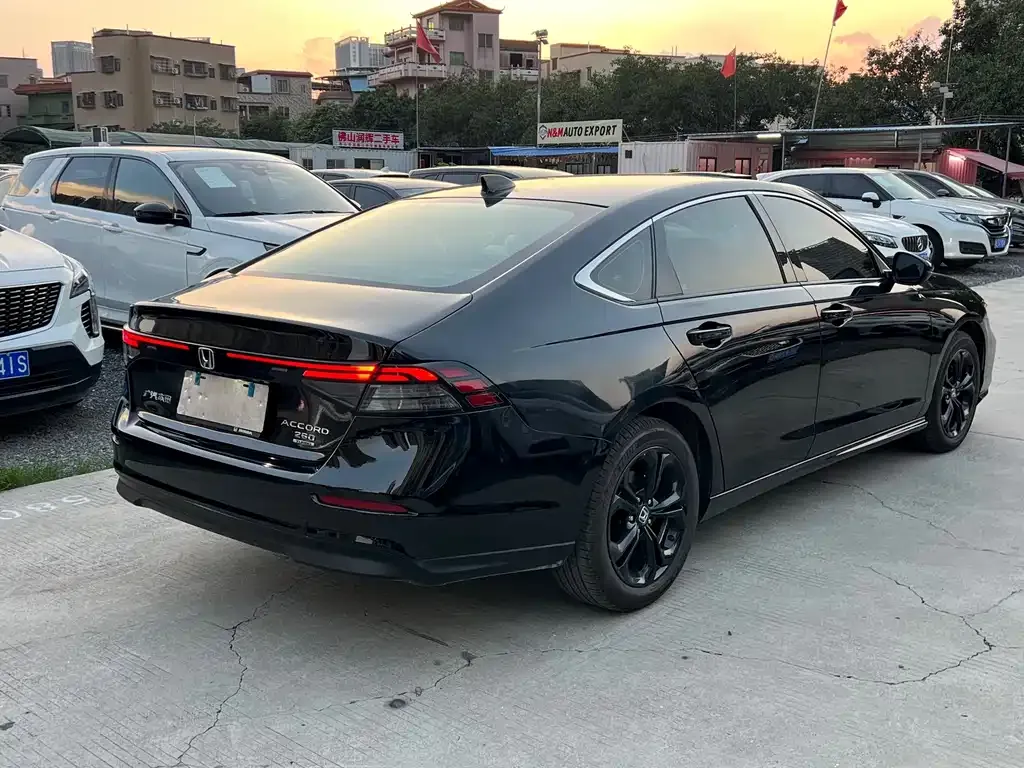 Honda Accord — фото 7
