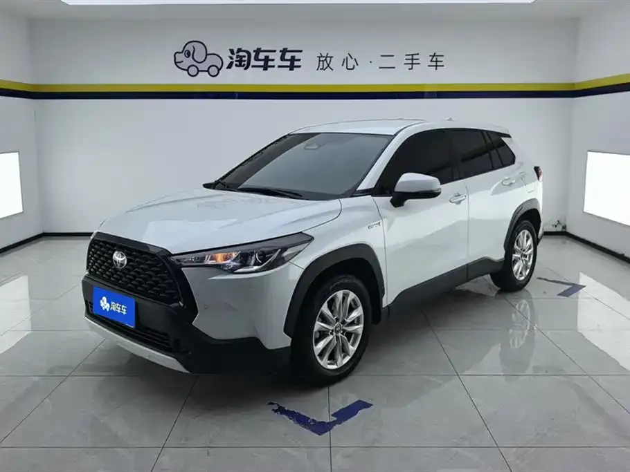 Toyota Corolla Cross — фото 1