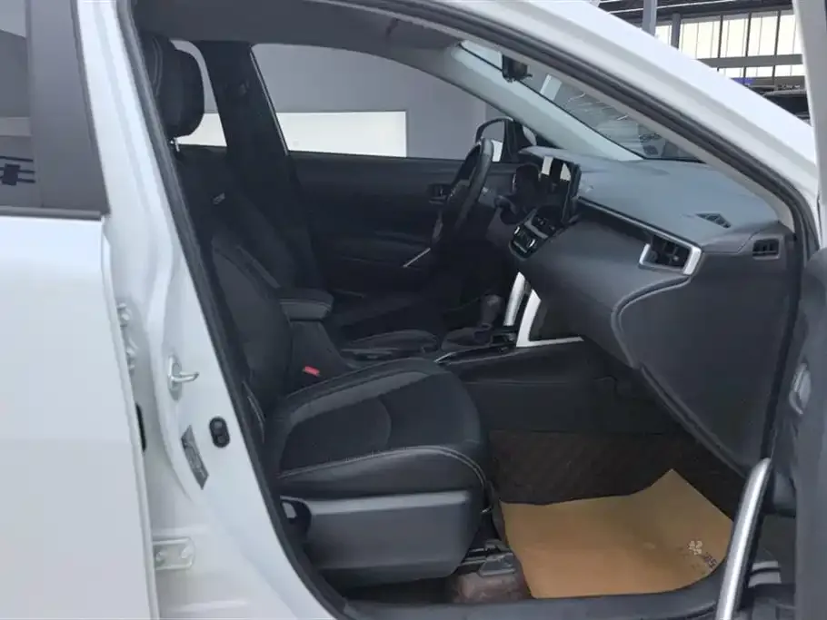 Toyota Corolla Cross — фото 10