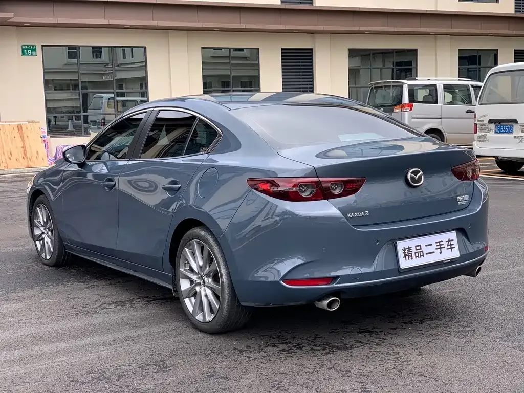 Mazda 3 Axela — фото 4