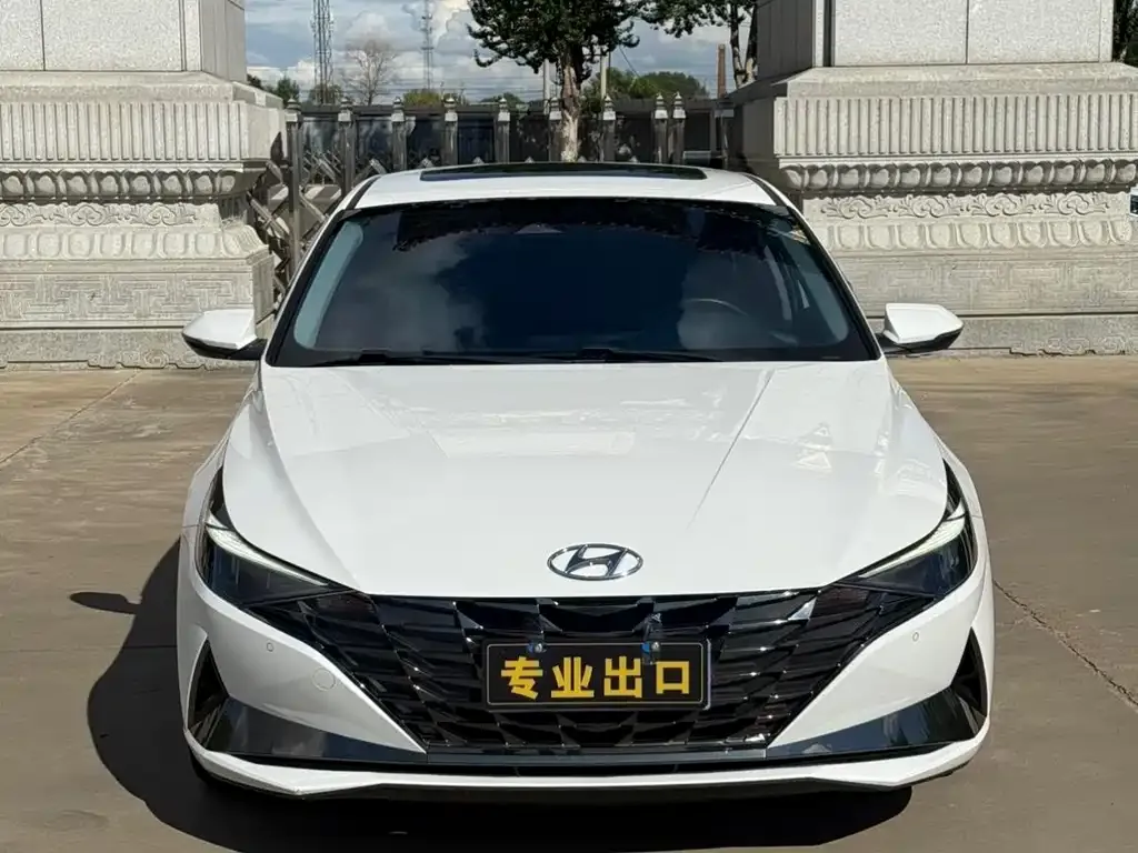 Hyundai Elantra — фото 7