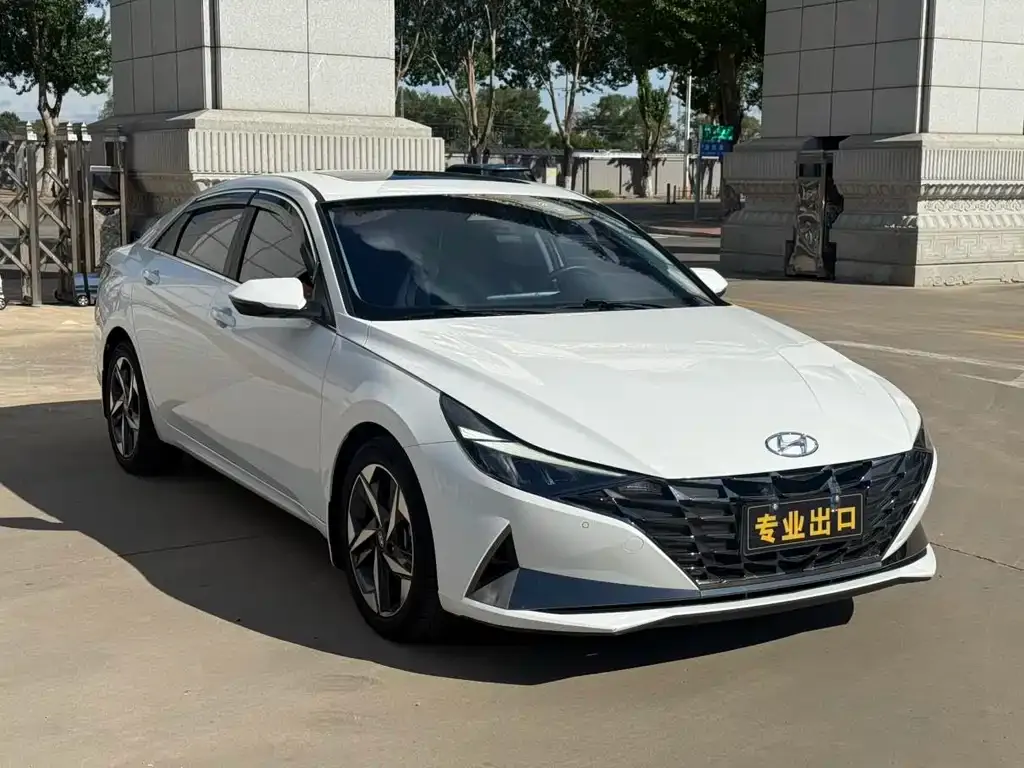 Hyundai Elantra — фото 8