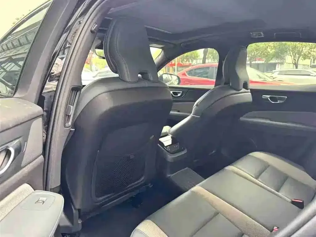Volvo S60 PHEV 2021 из CN, фото 9