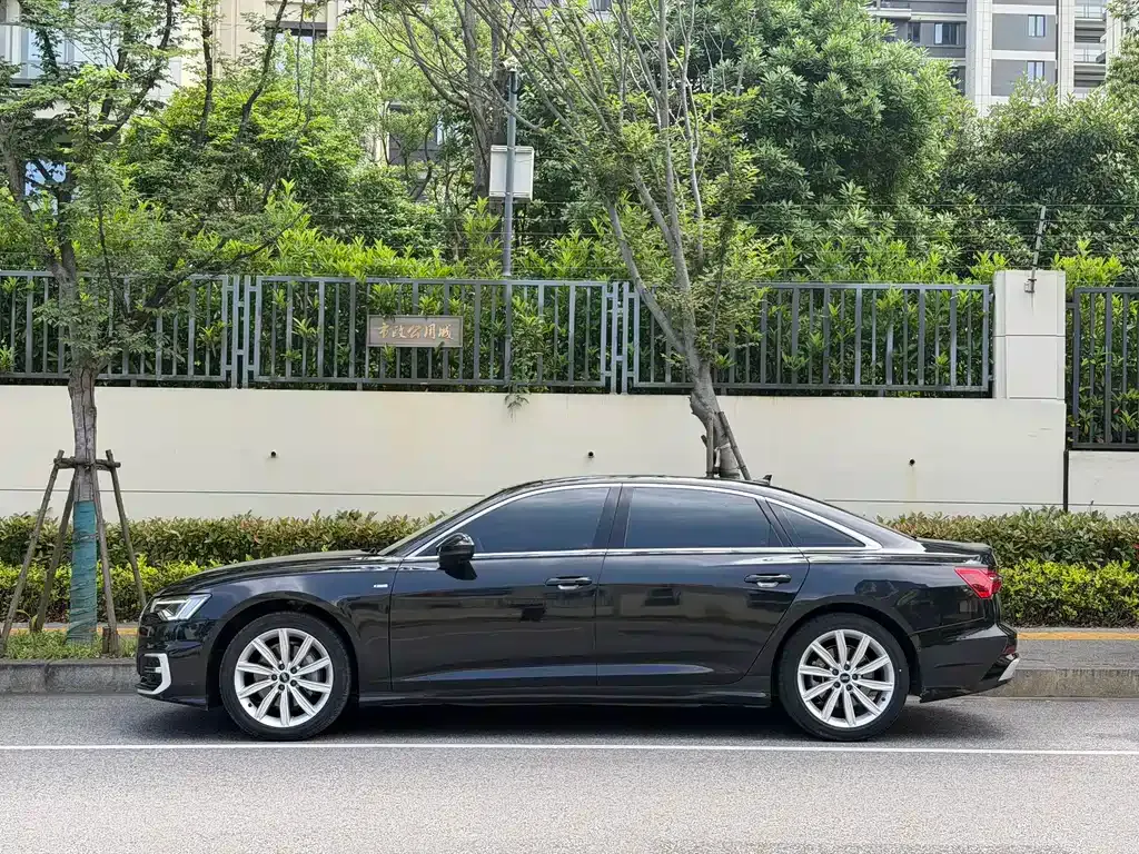 Audi A6L — фото 7