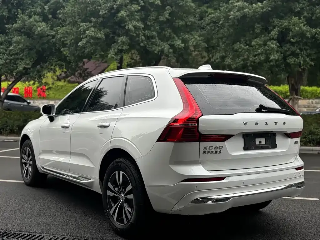 Volvo XC60 — фото 3