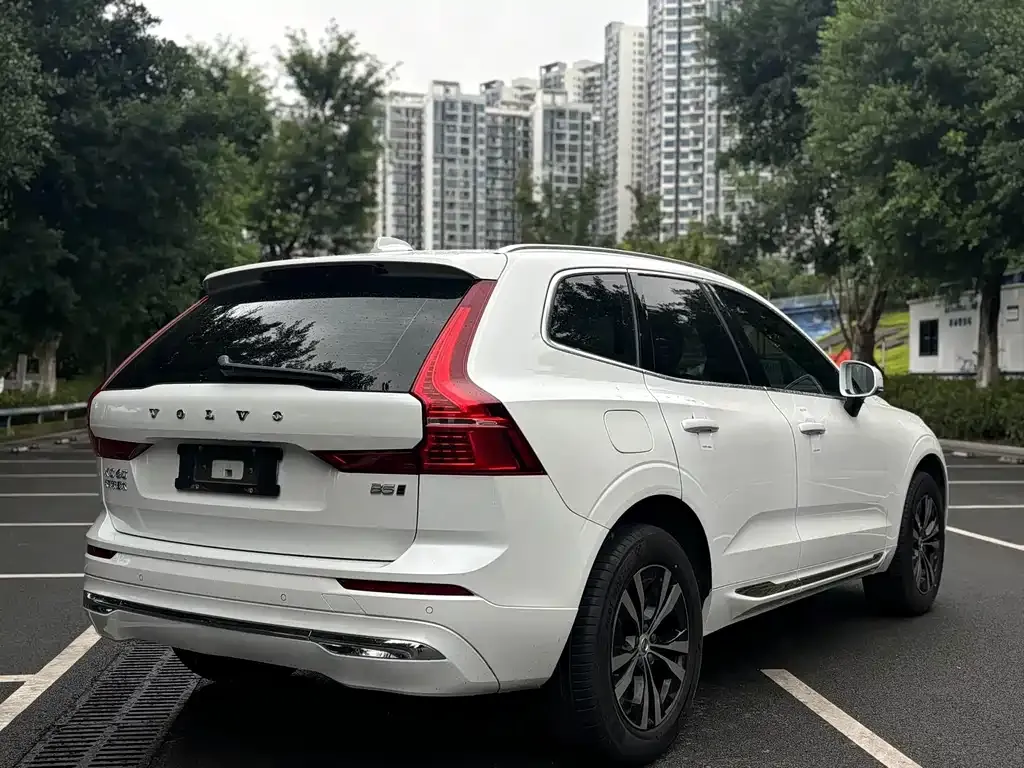Volvo XC60 — фото 5
