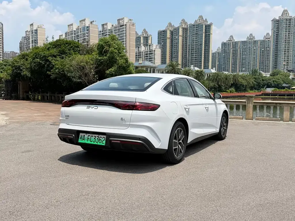 BYD Qin L — фото 7