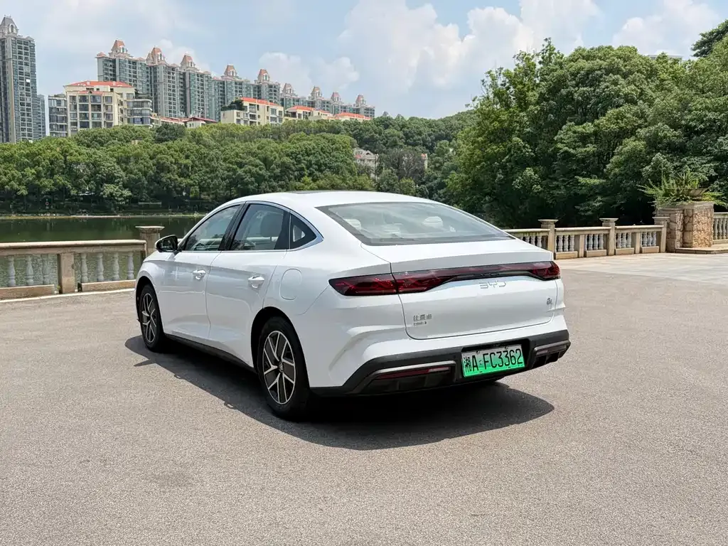BYD Qin L — фото 6