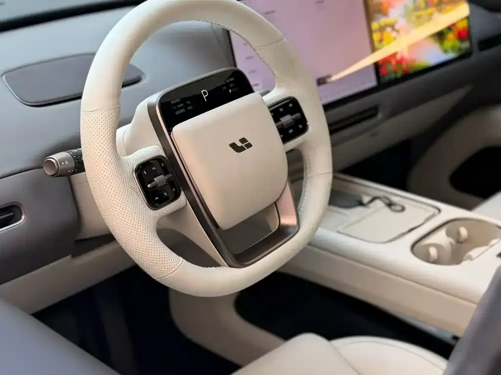 Li Auto i6 — фото 3