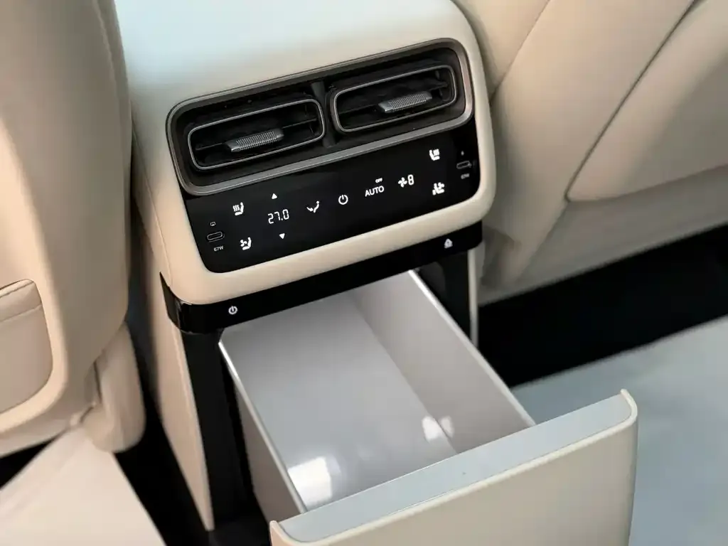 Li Auto i6 — фото 2