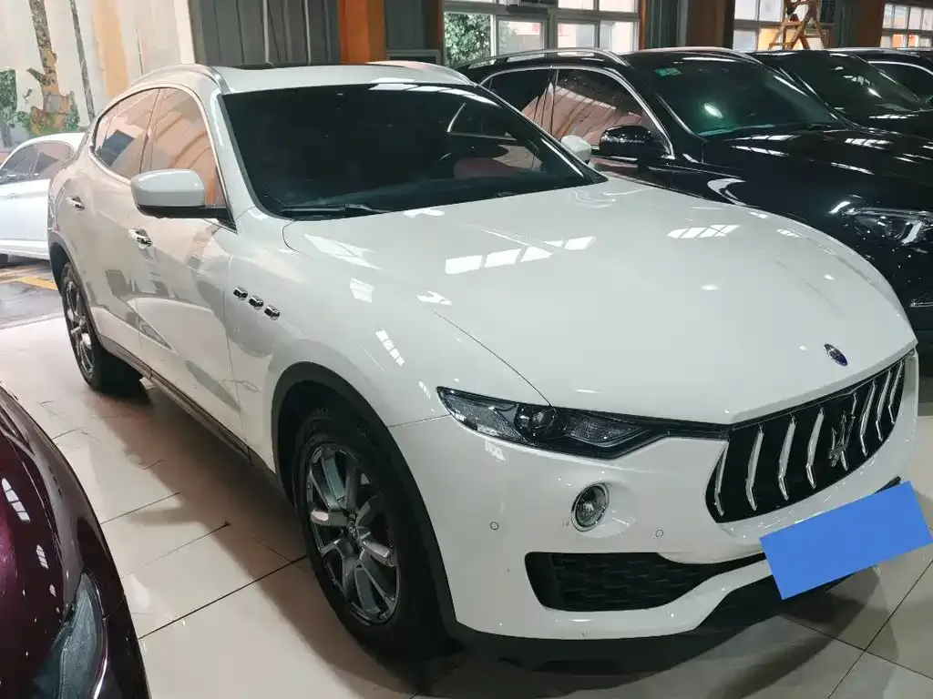 Maserati Levante — фото 10