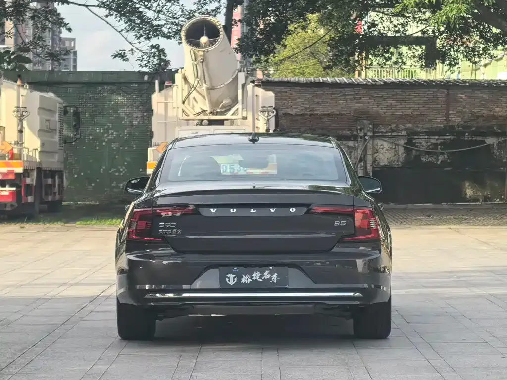 Volvo S90 2024 из CN, фото 3