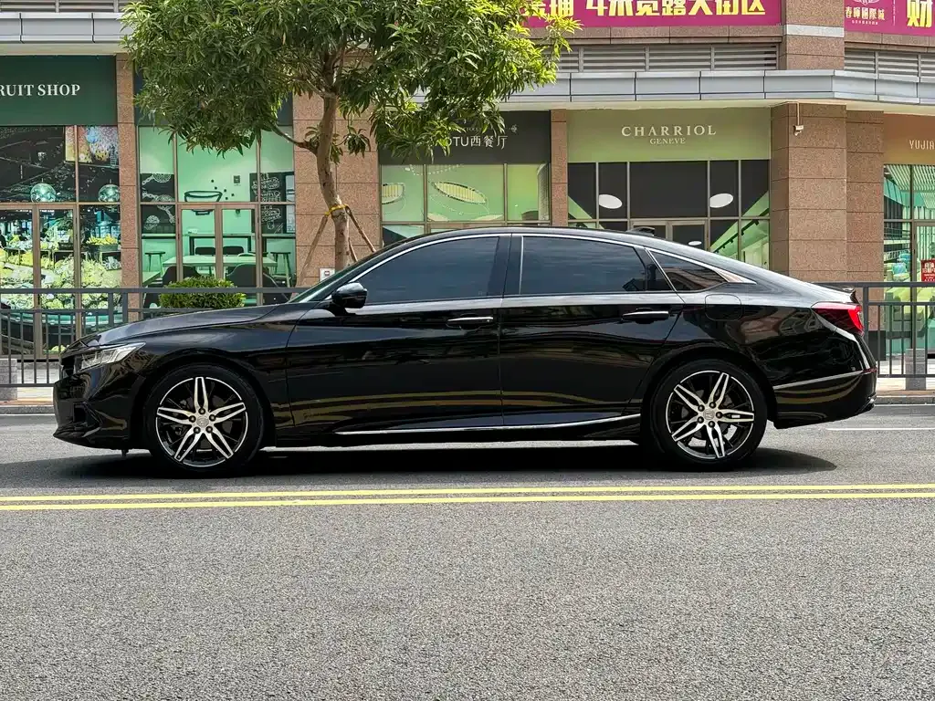 Honda Accord — фото 6