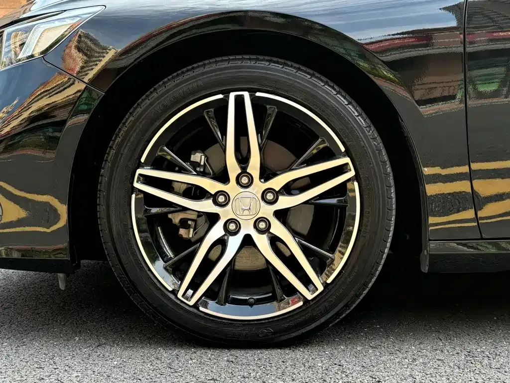 Honda Accord — фото 9