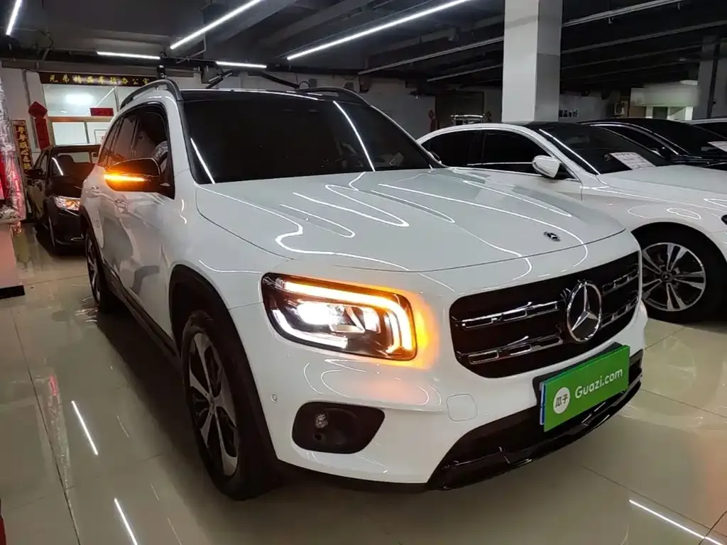 Mercedes-Benz GLB — фото 10