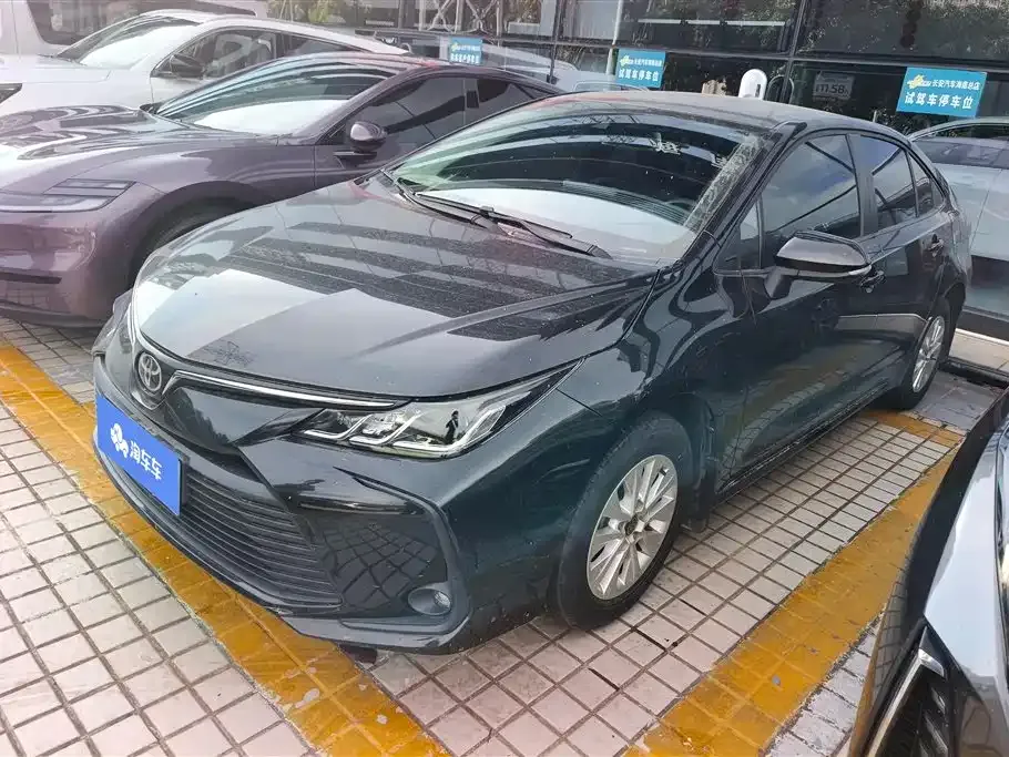 Toyota Corolla — фото 1