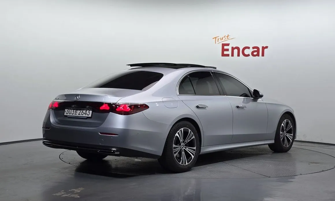 Mercedes-Benz E-Class 2025 из KR, фото 2