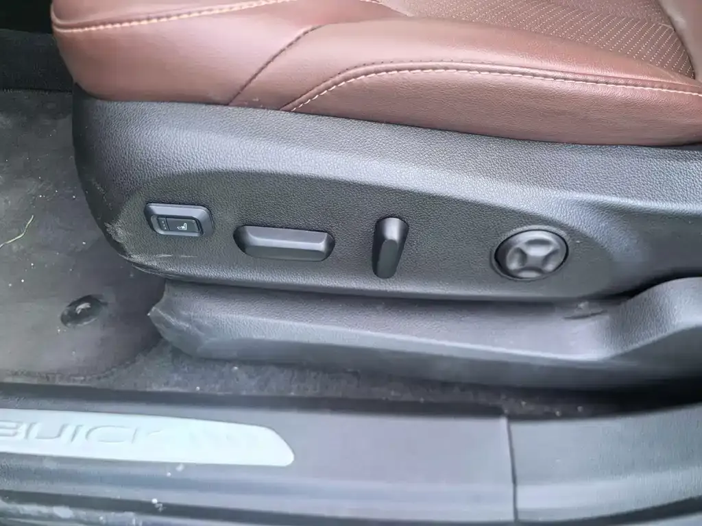 Buick Envision Plus — фото 4
