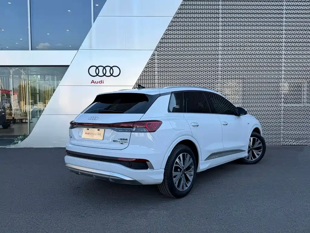 Audi Q4 e-tron — фото 5