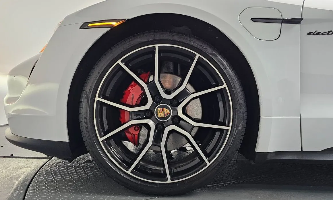 Porsche Taycan 2023 из KR, фото 9