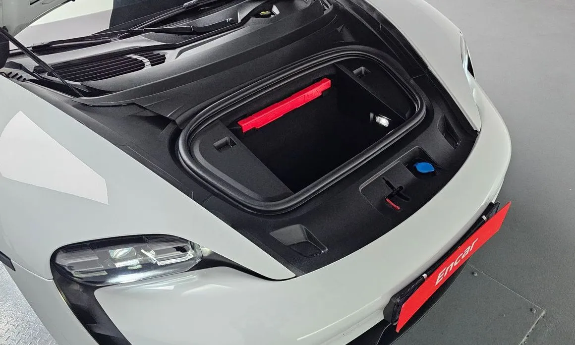Porsche Taycan 2023 из KR, фото 2