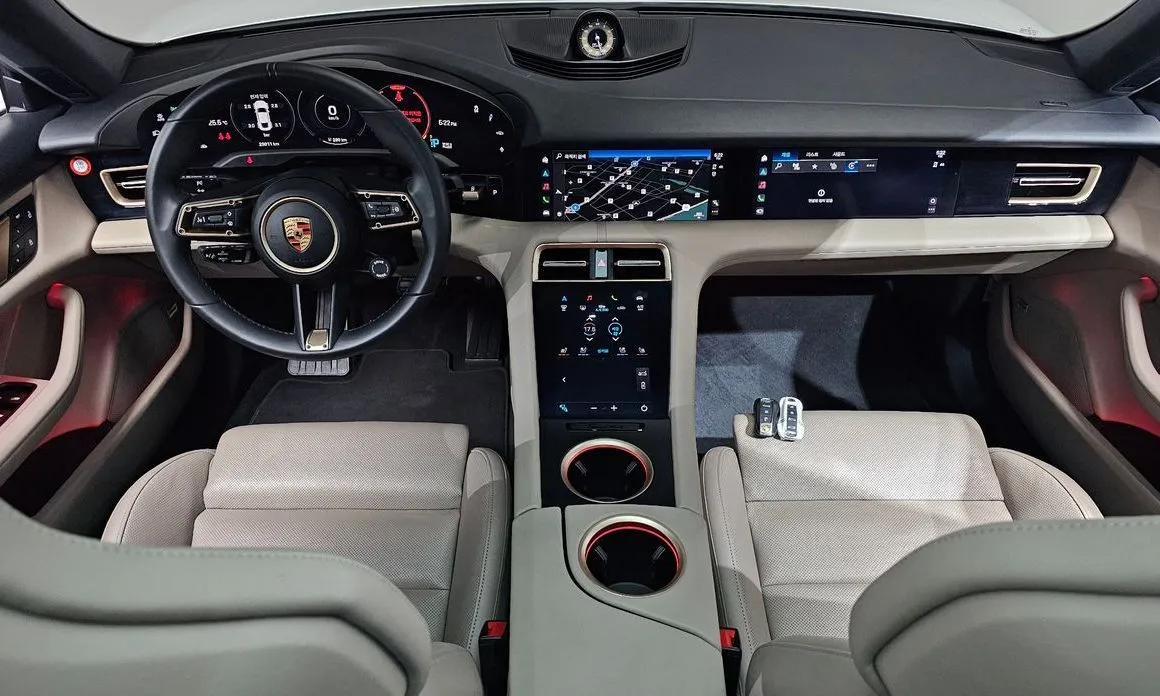 Porsche Taycan 2023 из KR, фото 7